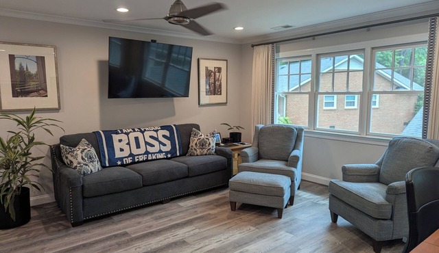 Charming studio in lovely Charlotte with WiFi, AC