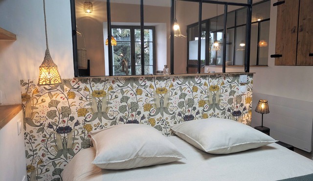 Charming studio in lovely Les Vans, National Park Monts d'Ardèche, river nearby.