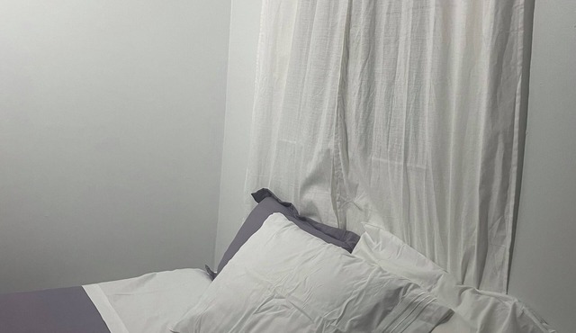 Charming studio in lovely Clifton with WiFi, AC