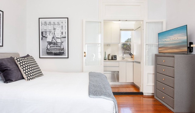 Charming Studio in Quiet Area near Market & Park