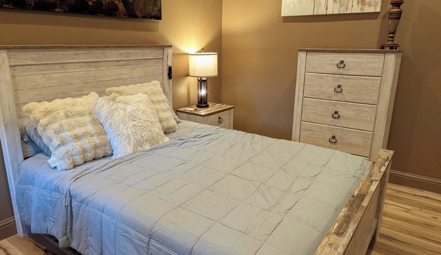 Charming studio in quaint Clovis with AC, Unit 2
