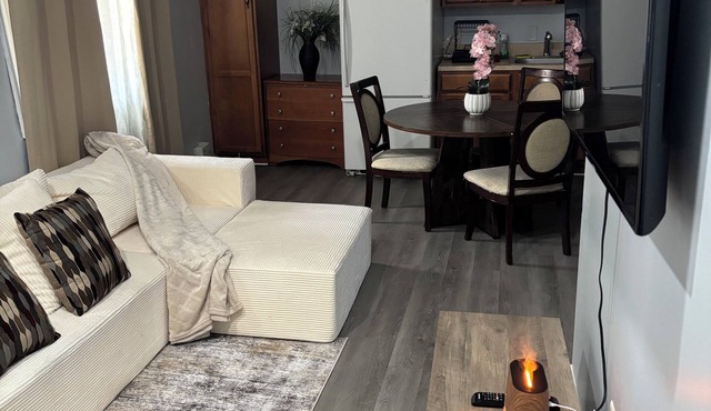 Charming studio in tranquil Glenn Dale with WiFi, AC