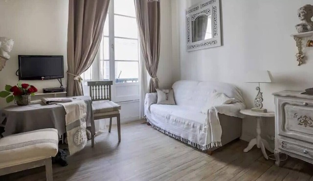Charming Studio in the Heart of the Marais