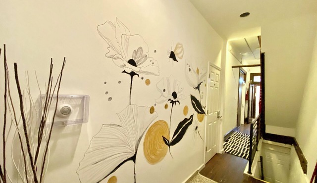 Charming studio in University City with AC and WiFi.