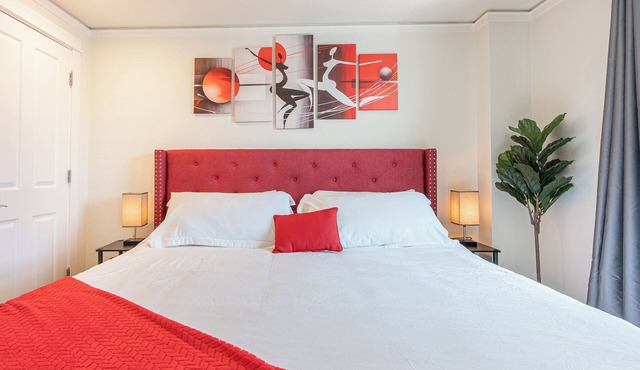 Charming Studio Near University of Oregon with Fast Wi-Fi and Parking!