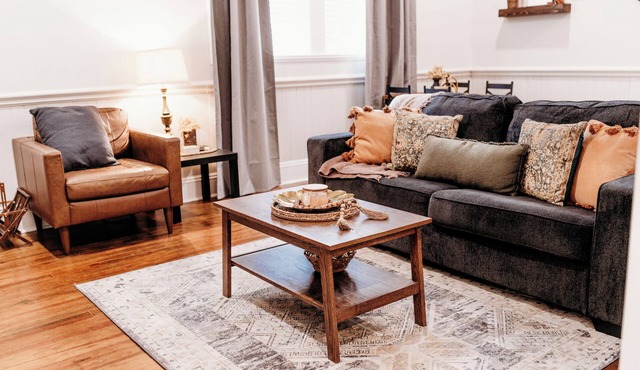 Charming Studio Stay in the Heart of Bonne Terre, Studio 1