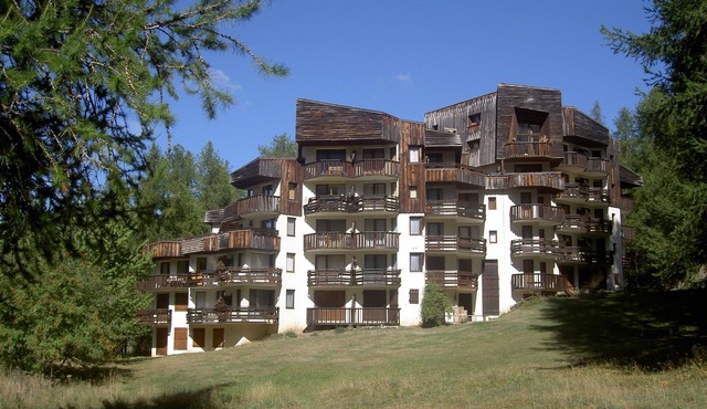 CHARMING STUDIO STATION LES ORRES 1650