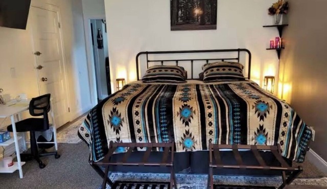 Charming studio with WiFi and AC in enchanting North Collins