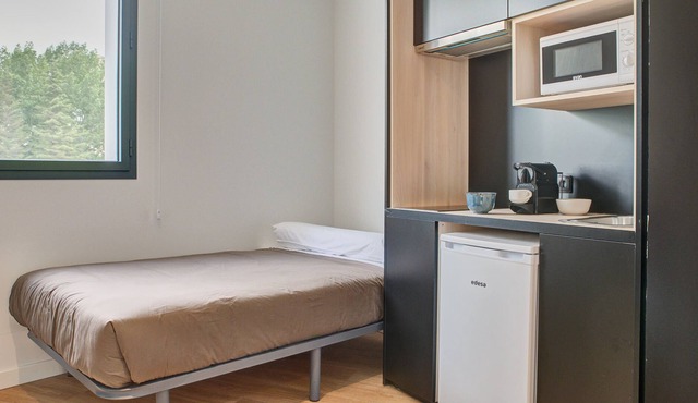 Charming Studio with High-Speed Wi-Fi in Pamplona