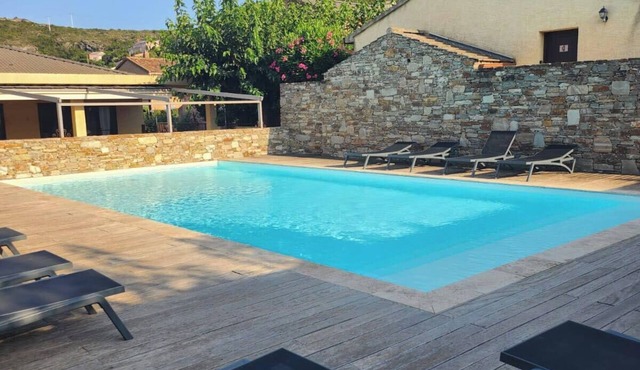 Charming studio with swimming pool