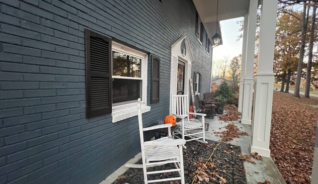 Charming studio with WiFi/hotub/pool in fabulous Lewisburg