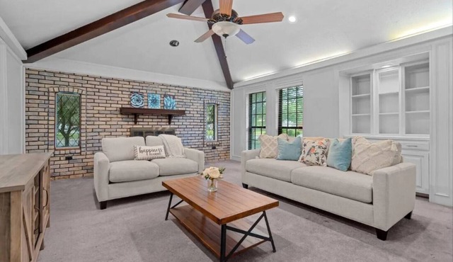 Charming Stylish 4-bedroom house with in serene Allen