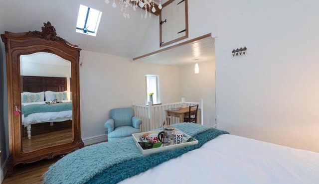 Charming, Stylish And Fabulously Comfortable 250 Year Old Cottage