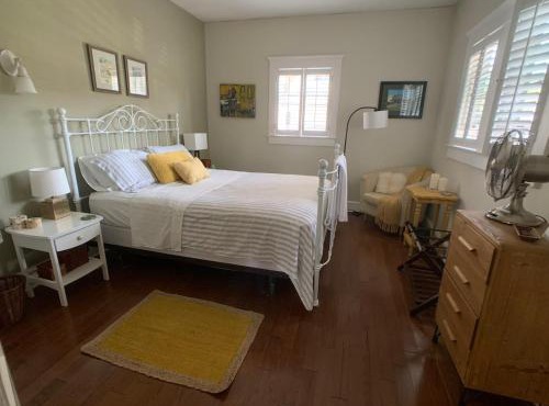 Charming Suite in Coastal City