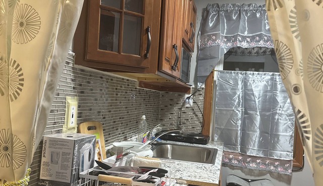 "Charming Suite with 2 Queen Beds – Ideal for Families!"