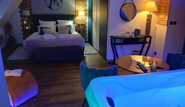 Charming suites with SPA and private sauna in a manor house.