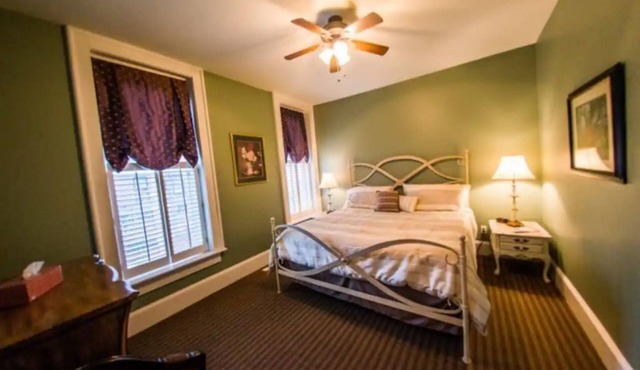 Charming suiteThe Van Cleve-King bed-Spacious