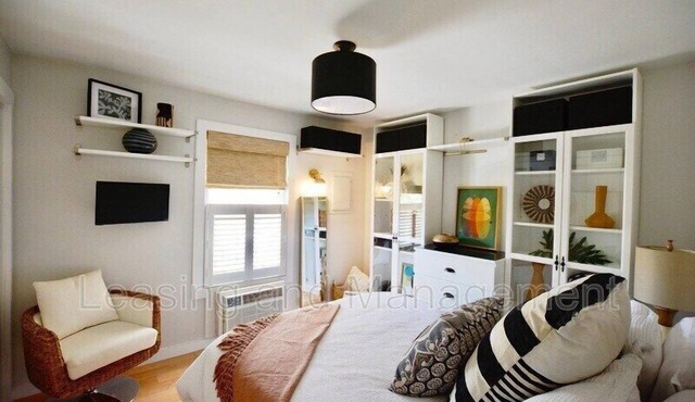 Charming Sullivans Island Getaway