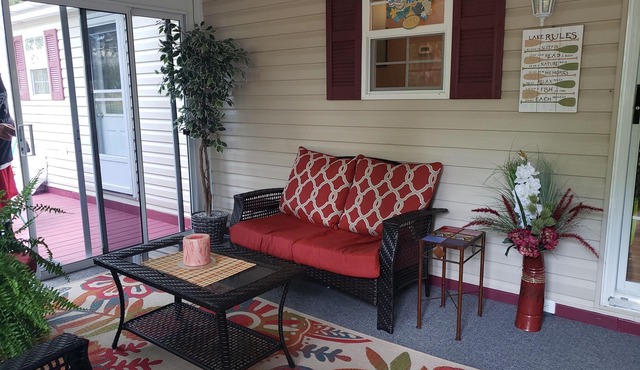 Charming Summer Cottage for rent in Sandbanks area, Prince Edward County
