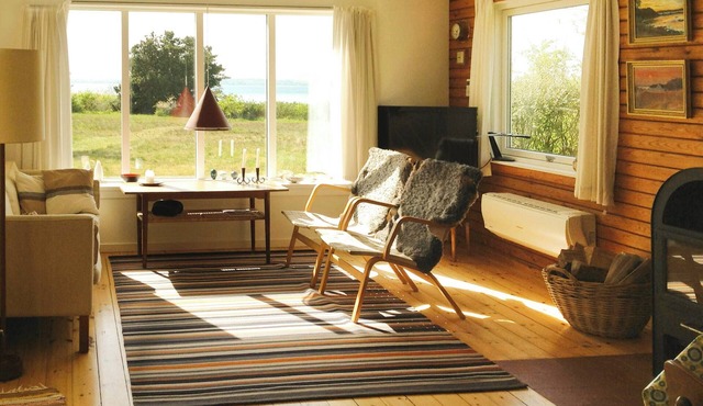 Charming summerhouse by the water