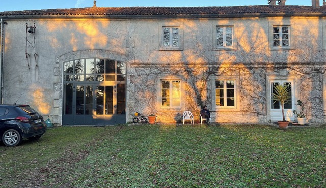 Charming, sunny Charentaise house 15km from Cognac