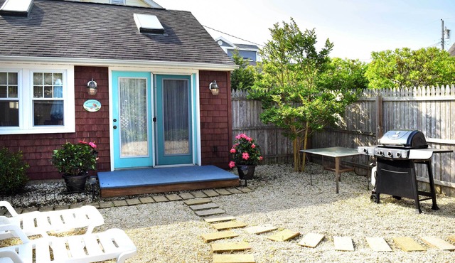 Charming Surf City Cottage - Steps to Beach & Bay!