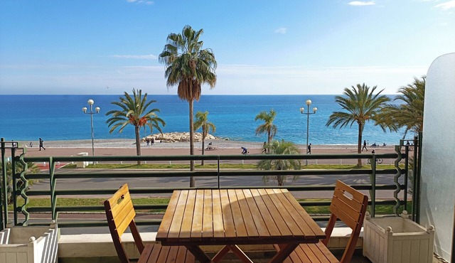 Charming T1 with terrace and sea view