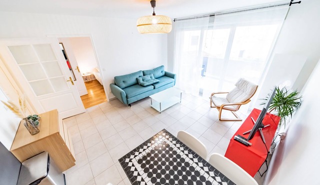 Charming T2 (44M2) bright with Terrace
