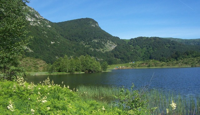 Charming T2 near the thermal baths very nice view with all comfort