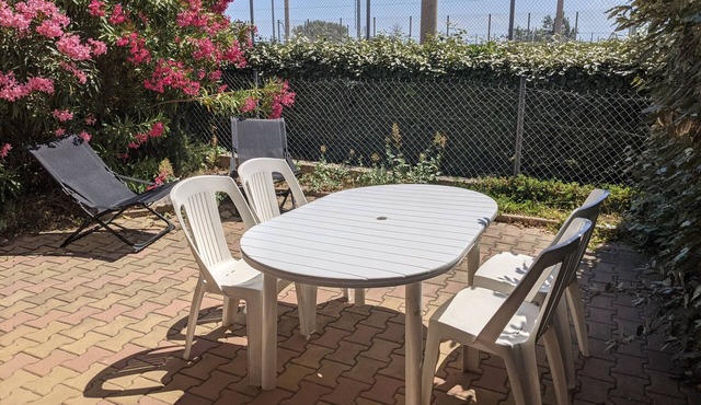 Charming T2 Mezzanine Villa with Garden, 500m from Beach, Parking, Sleeps 6 – Port-la-Nouvelle