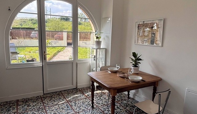 Charming T2 with garden near Bordeaux