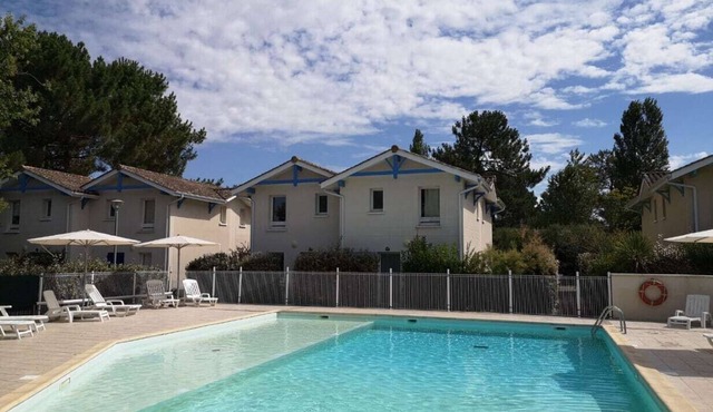 Charming T3 House in Residence with Swimming Pool