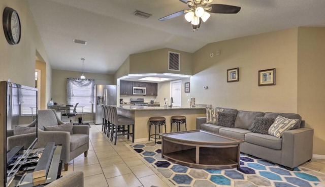 Charming Tampa Bay Hideaway WFH Friendly!