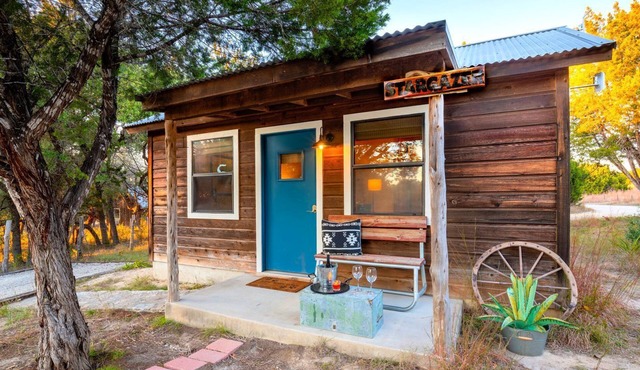 Charming Texas Hill Country Cabin Ideal for Vacations near Austin