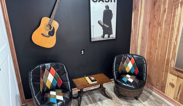 Charming, The Johnny Cash Themed Studio on our 40 Acre Farm Lebanon, Tennessee