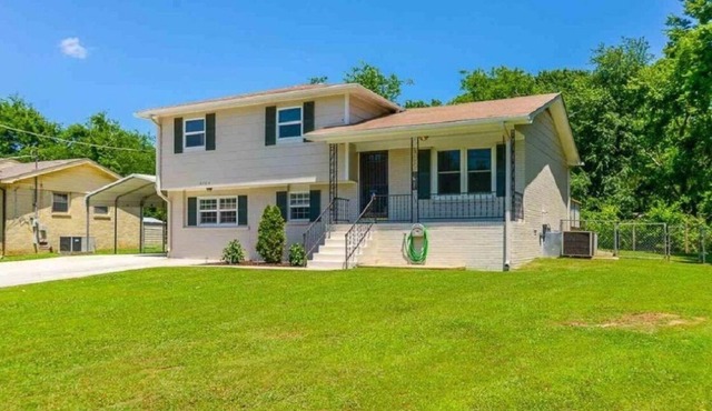 Charming the whole house in the heart of Huntsville!