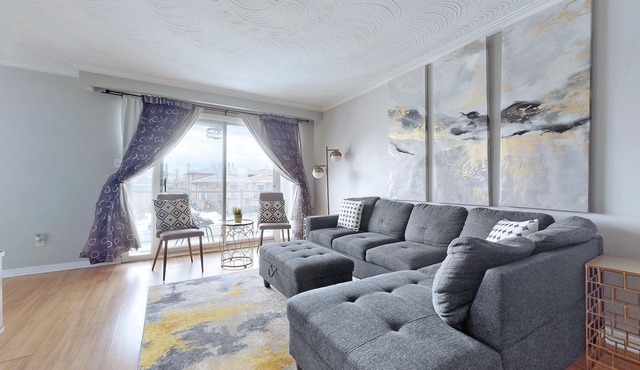CHARMING THREE BEDROOM FLAT