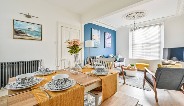 Charming Three Story Townhouse footsteps away from the historic harbour.