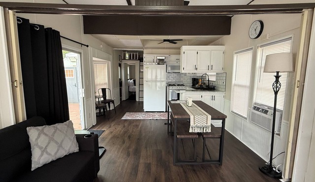 Charming tiny home in wonderful private community, Eagle Lake