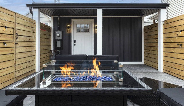 Charming tiny home in delightful Beacon, 2 blocks from main st. Private patio