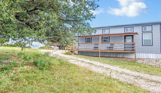 Charming Tiny Home Near Lake & Hill Country Fun
