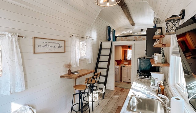 Charming Tiny House in Stevens Point