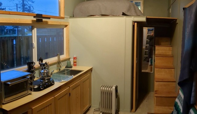 Charming tiny house bungalow at Nugents Corner with WiFi & Baker Mt close by.