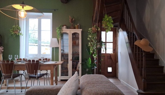 Charming townhouse with private courtyard 1km golf course