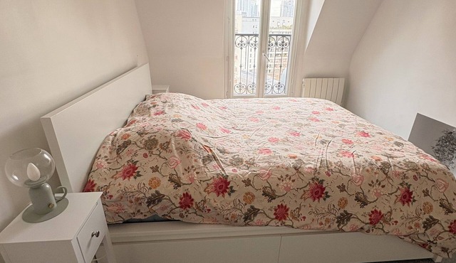 Charming top floor one-bed near Canal, Parc Buttes Chaumont, Philharmonic