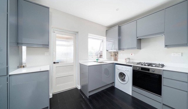 Charming Tottenham 2-BR near Stadium