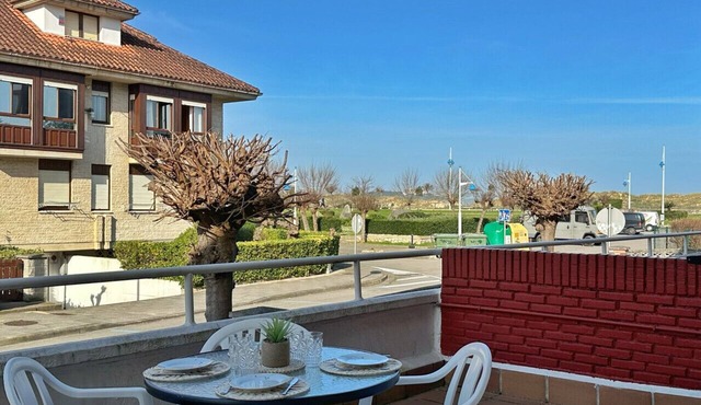 Charming Tourist Apartment in Somo with Large Terrace!