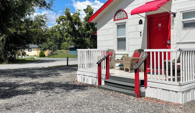 Charming Town House — 10 Minutes from the Legoland Park and Downtown