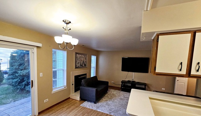 Charming Townhome, Cozy Oasis, Fully Furnished, Pet Friendly!