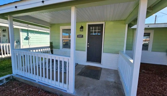 Charming townhome in lovely Osceola with AC, WiFi, 227